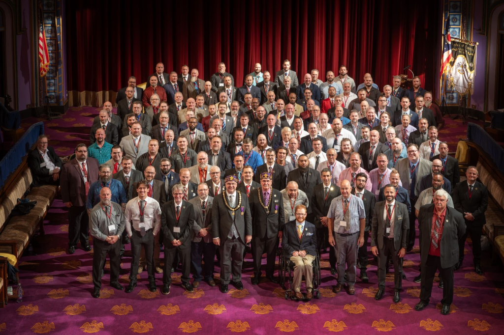 Group photo of all the attendees of Ohio's Masonic Weekend.